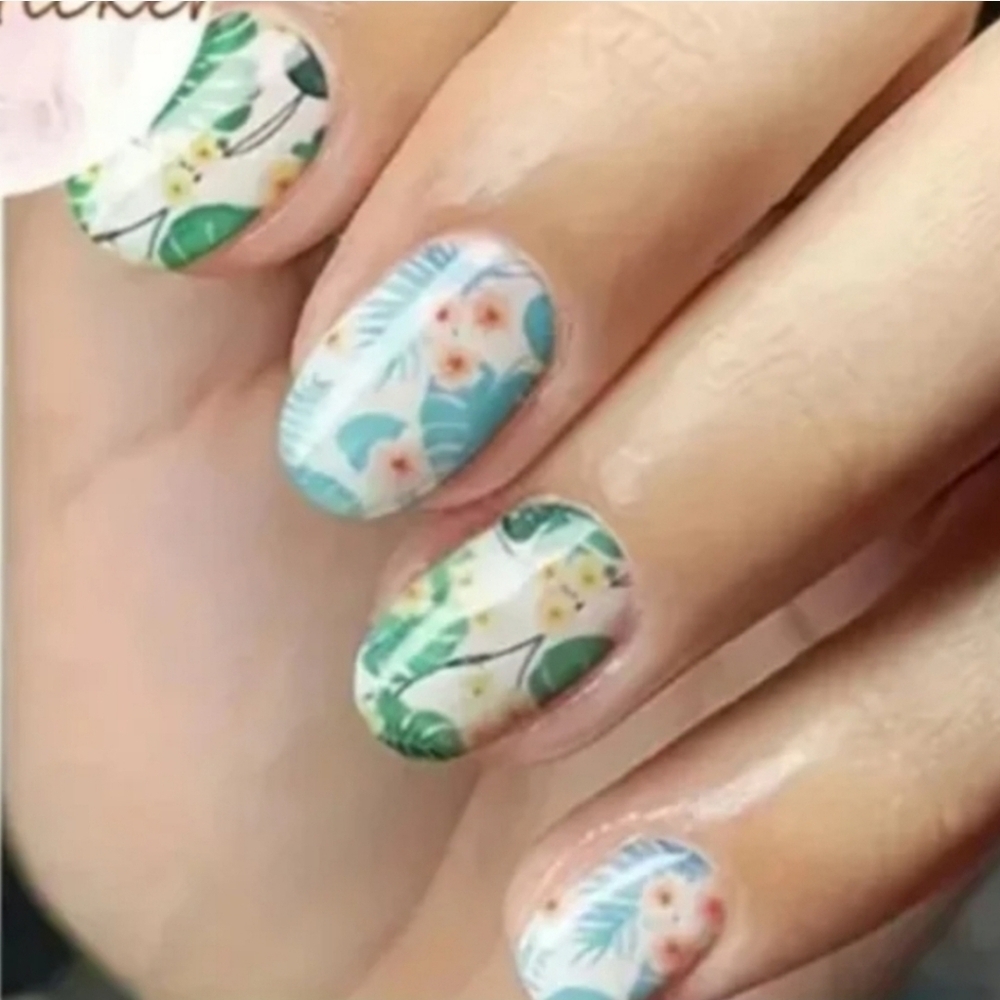 3 FOR $13 🔥 Trendy Self Adhesive Nails Wrap